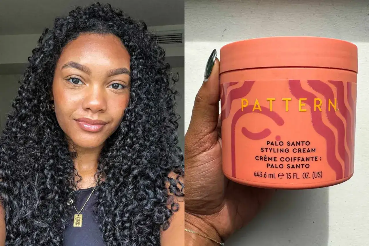 Kobieta z bujnymi, kręconymi włosami prezentuje aktywator skrętu włosów Pattern Palo Santo Styling Cream.